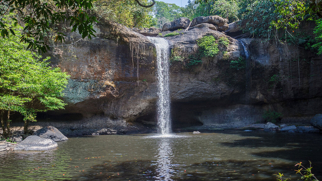 Pha Kluai Mai Waterfall