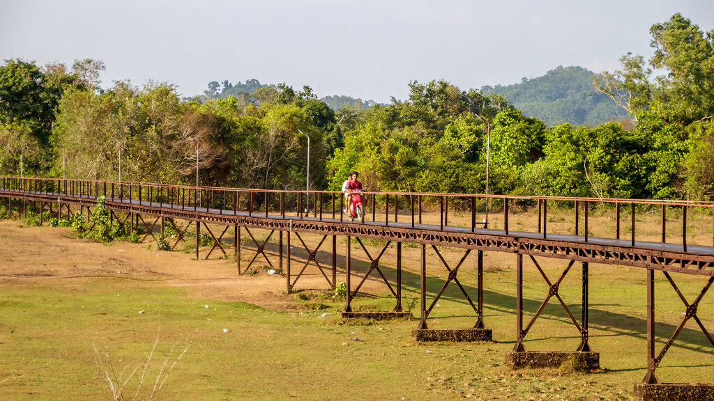 Bun Sung Iron Bridge พานเหล็กบุญสูง 