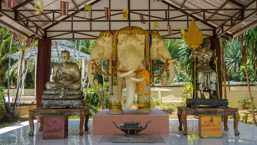 Wat Tham Prasat Nalakiring // วัดถ้ำปราสาทนาฬาคิริง