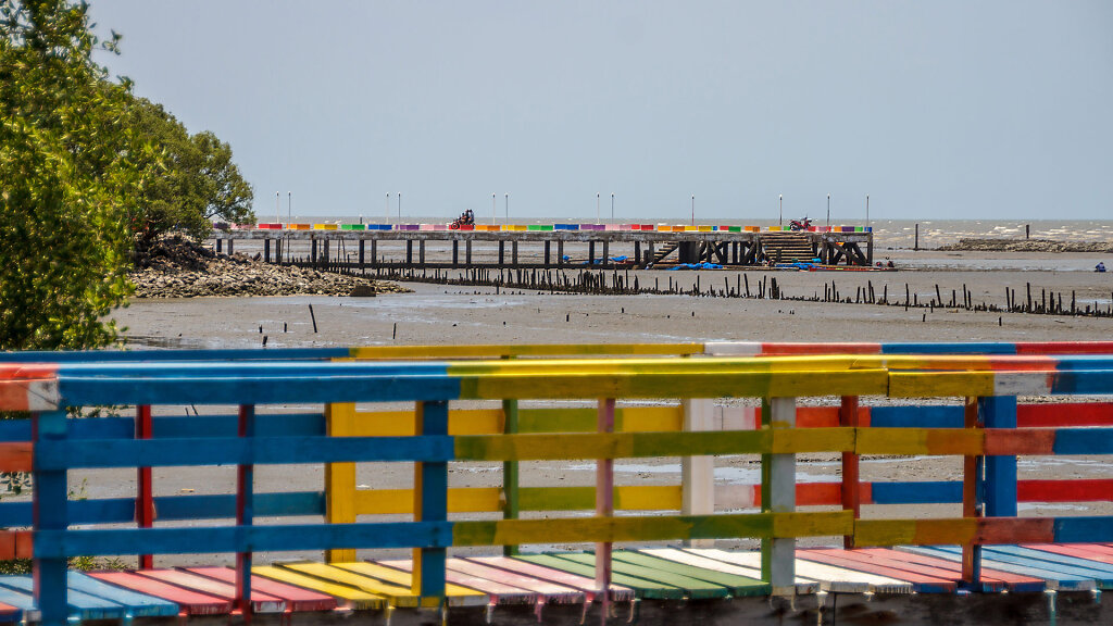 Rainbow Wooden Bridge // สะพานไม้สายรุ้ง